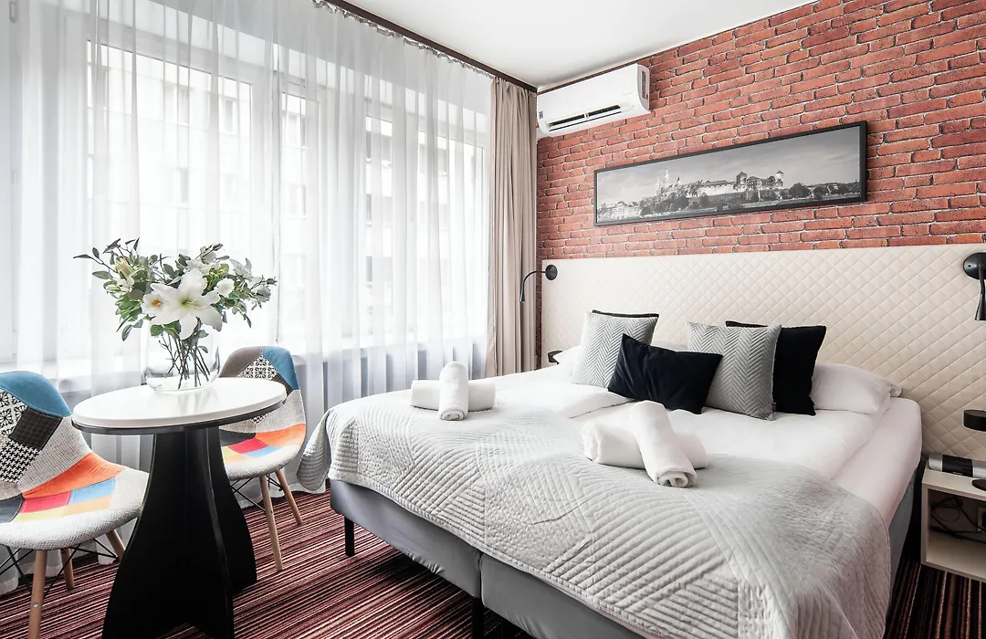 Hotel Delta-1